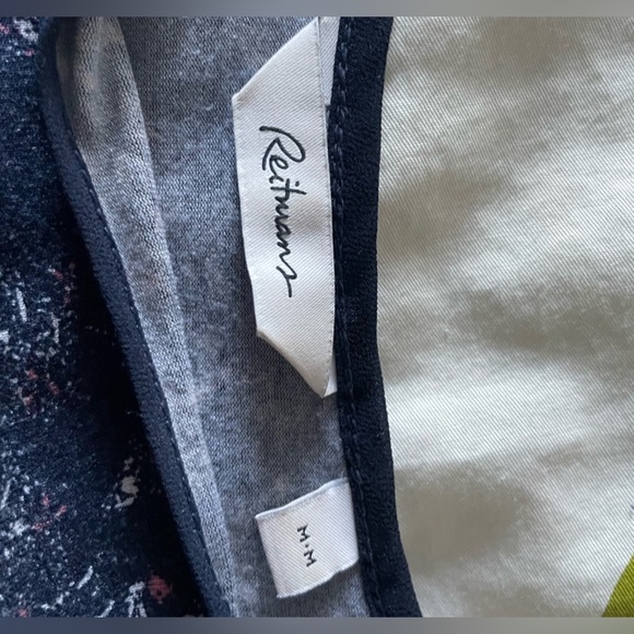 [BUNDLE OF 4] NEW Short-Sleeve & Long-sleeve Blouses & Tank Top, Size XS-M - Picture 16 of 16